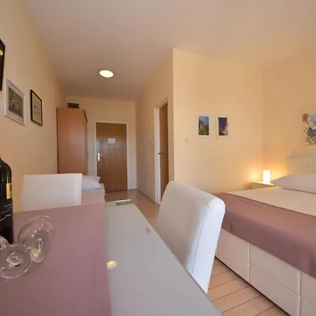 Melandura-2 By Interhome