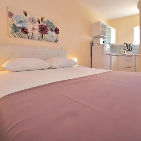 Apartment Melandura-2 By Interhome