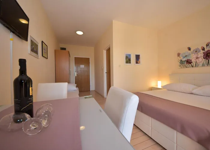 Melandura-2 By Interhome